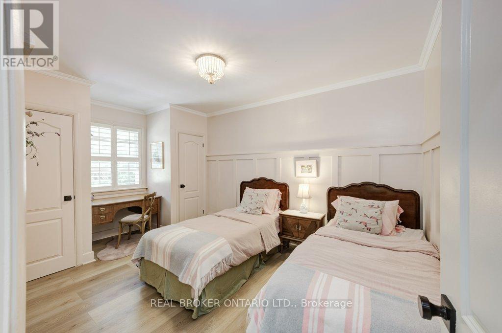 3 Fallsview Road, Hamilton, Ontario  L9H 5J7 - Photo 18 - X12191359