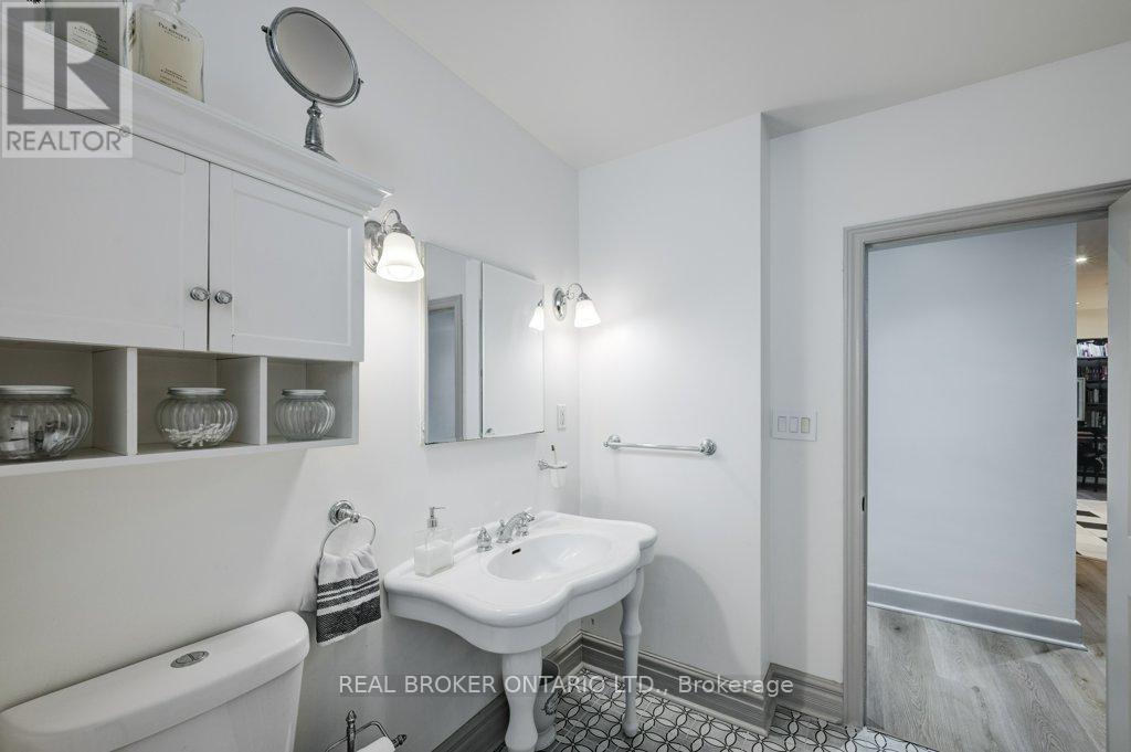 3 Fallsview Road, Hamilton, Ontario  L9H 5J7 - Photo 21 - X12191359