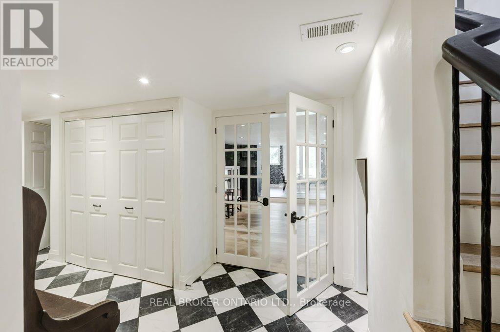 3 Fallsview Road, Hamilton, Ontario  L9H 5J7 - Photo 24 - X12191359