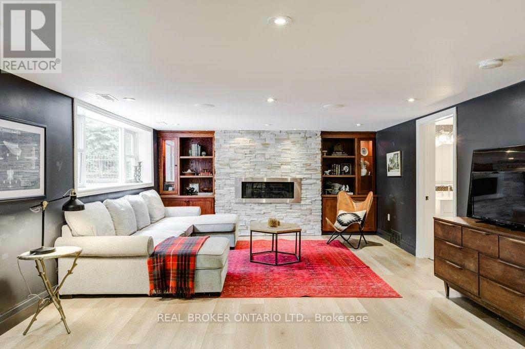 3 Fallsview Road, Hamilton, Ontario  L9H 5J7 - Photo 28 - X12191359