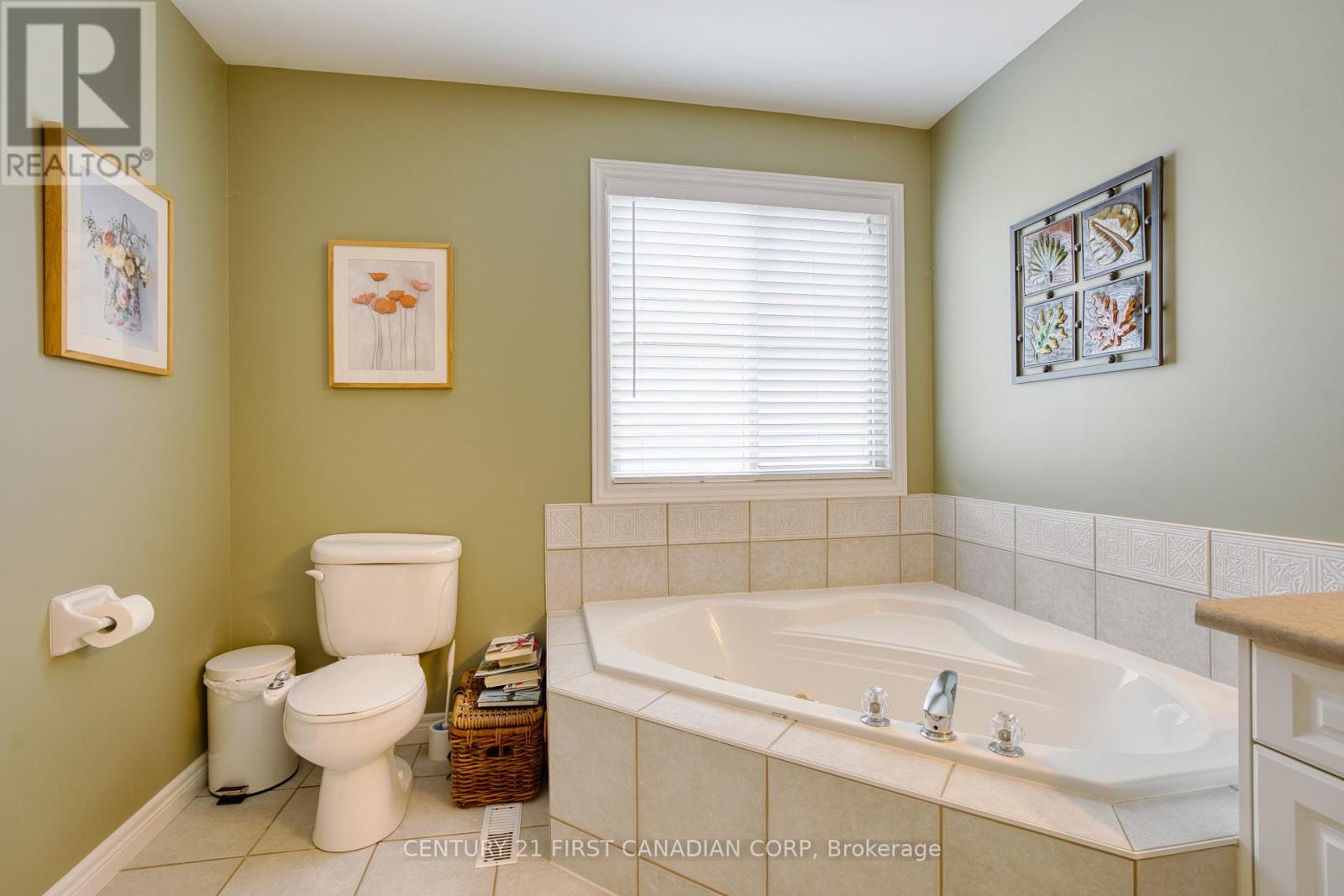 941 Barclay Road, London South, Ontario  N6K 4V4 - Photo 26 - X12191423