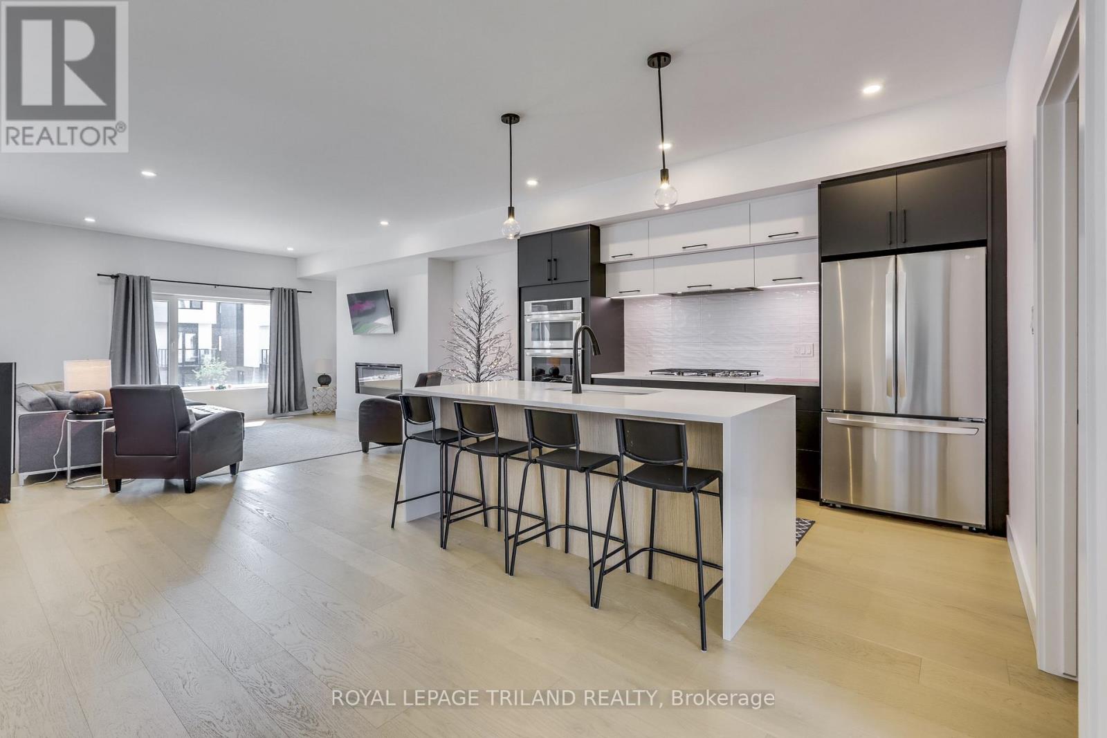 Photo 13 of 50 for 3535 Emily Carr Lane