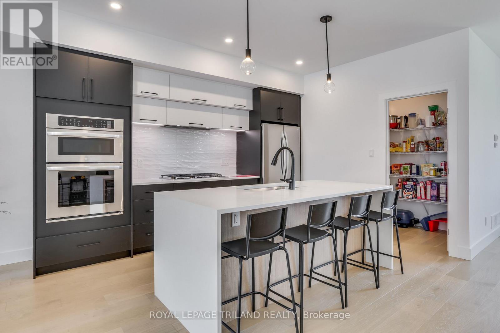 Photo 14 of 50 for 3535 Emily Carr Lane