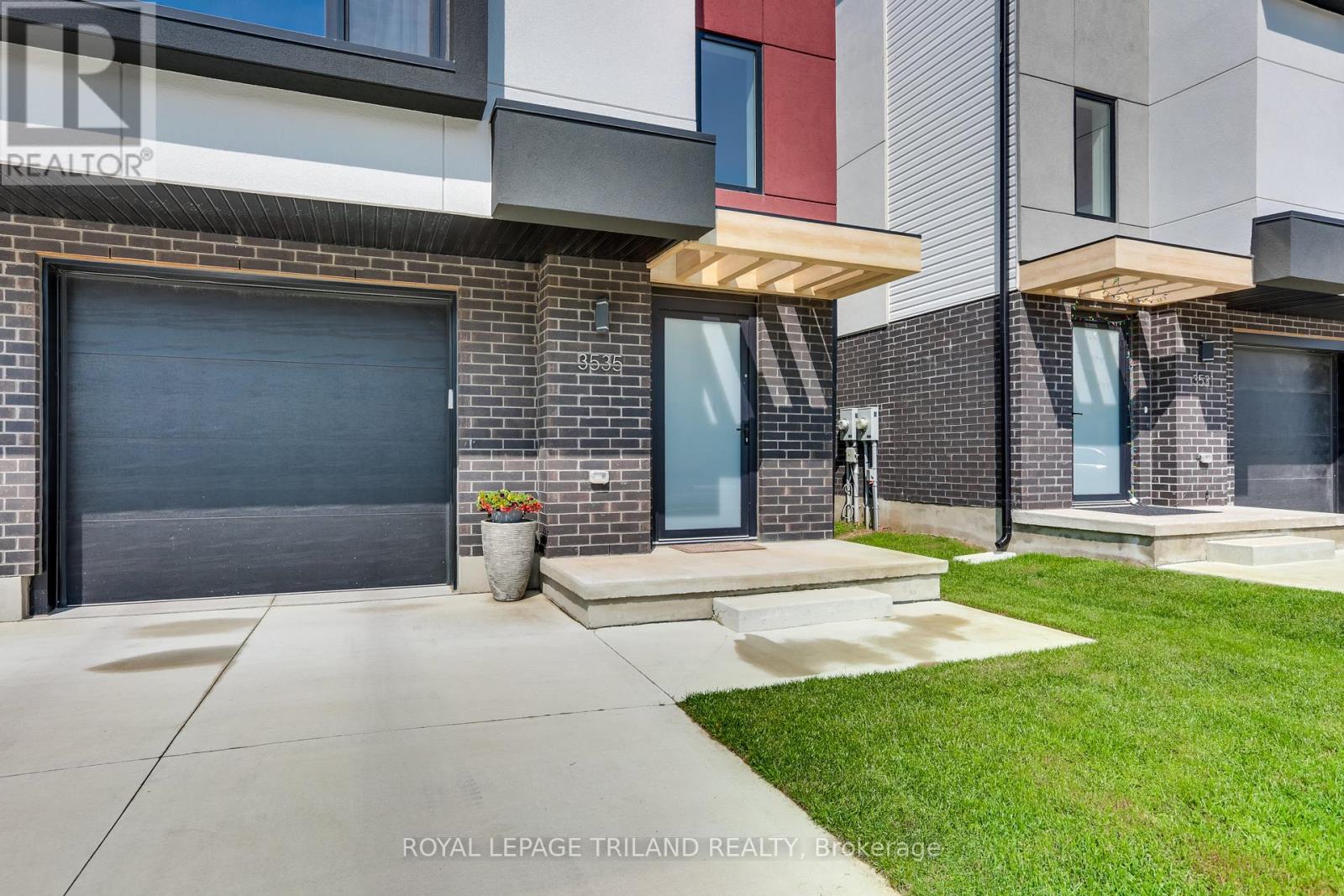 Photo 3 of 50 for 3535 Emily Carr Lane