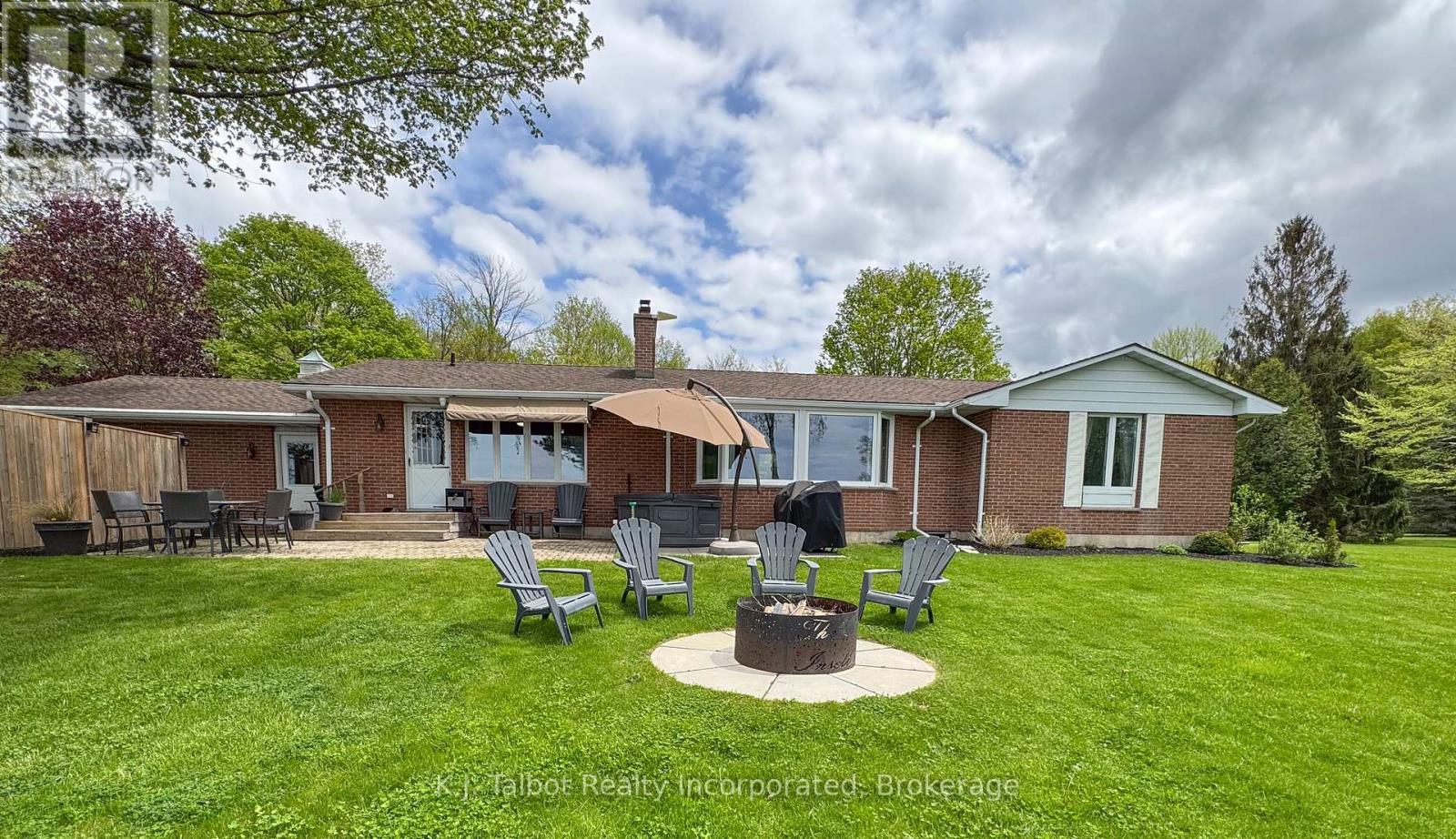 82099 Sunset Lane S, Ashfield-Colborne-Wawanosh, Ontario  N7A 3Y2 - Photo 10 - X12154402