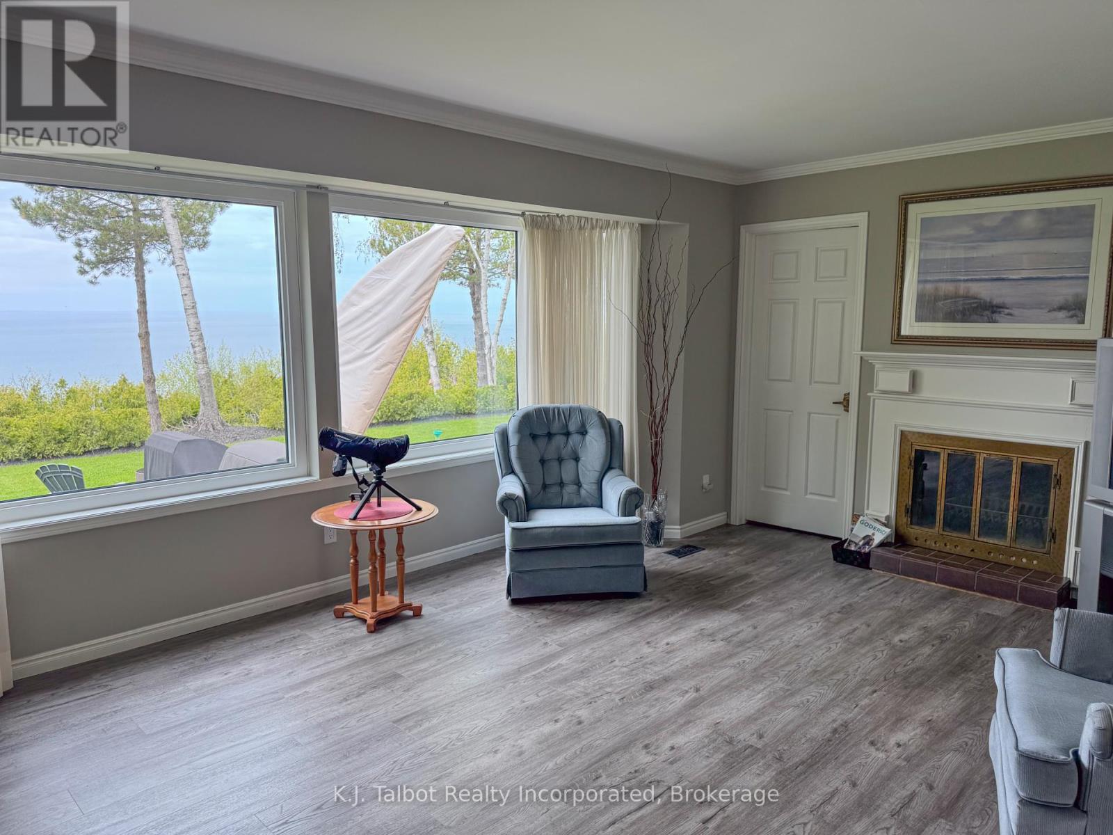 82099 Sunset Lane S, Ashfield-Colborne-Wawanosh, Ontario  N7A 3Y2 - Photo 18 - X12154402