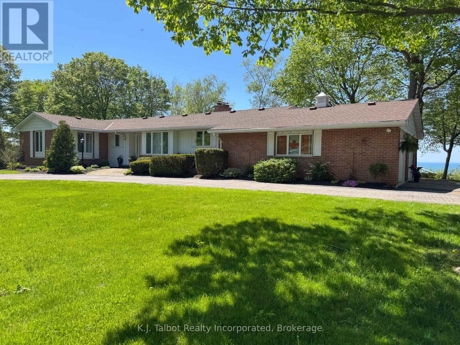 82099 Sunset Lane S, Ashfield-Colborne-Wawanosh, Ontario  N7A 3Y2 - Photo 12 - X12154402
