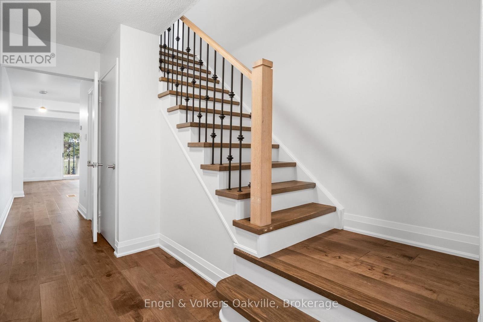 2455 Stefi Trail, Oakville, Ontario  L6H 5Y3 - Photo 2 - W12191462