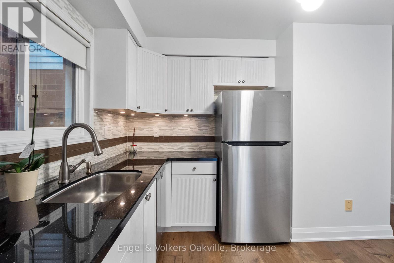 2455 Stefi Trail, Oakville, Ontario  L6H 5Y3 - Photo 7 - W12191462