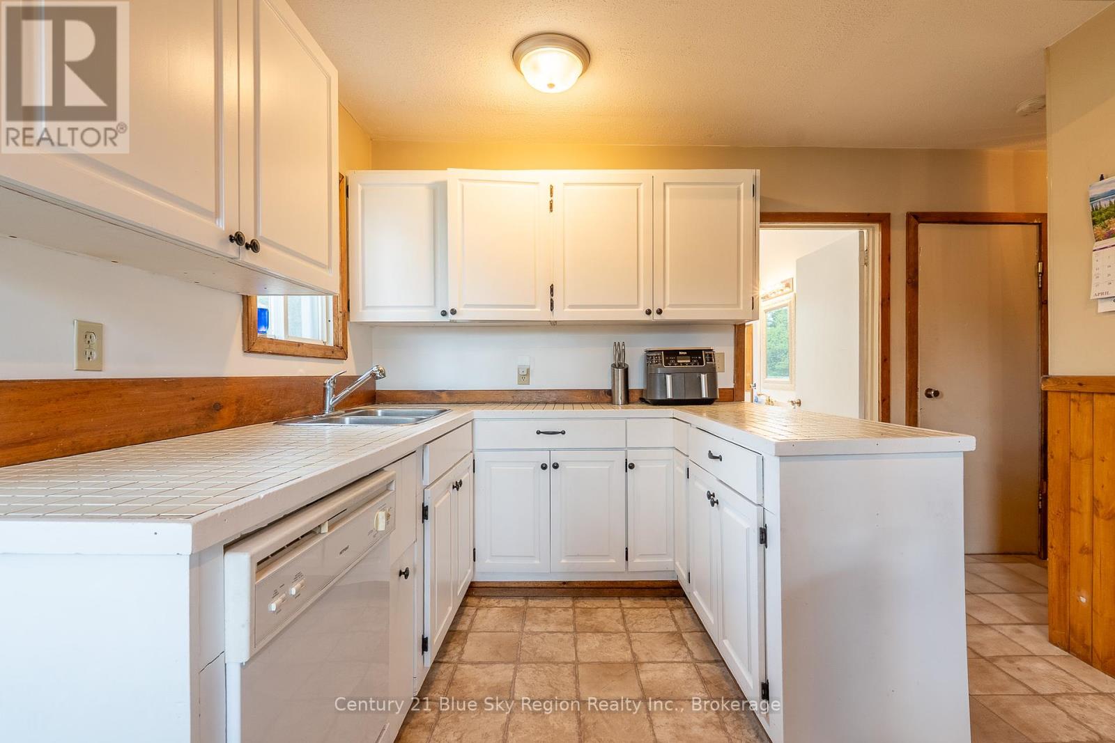 5091 Highway 11 N, North Bay (College Heights), Ontario  P1B 8G3 - Photo 21 - X12191458