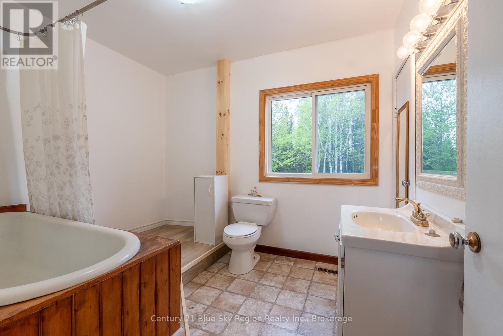 5091 Highway 11 N, North Bay (College Heights), Ontario  P1B 8G3 - Photo 29 - X12191458