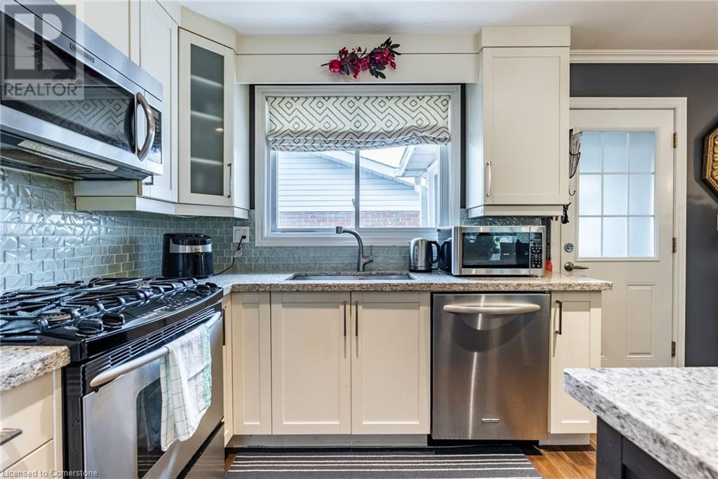 389 Hawkridge Avenue, Hamilton, Ontario  L9C 5Z6 - Photo 11 - 40736461