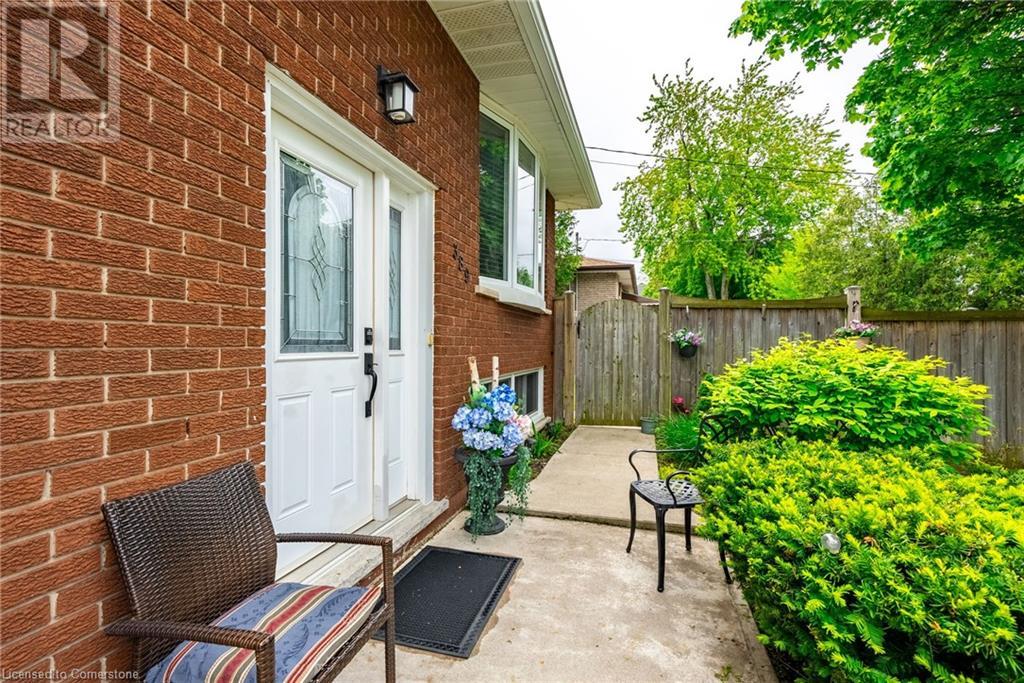 389 Hawkridge Avenue, Hamilton, Ontario  L9C 5Z6 - Photo 5 - 40736461