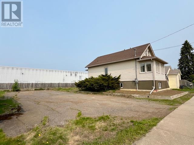 630 Winnipeg Ave, Thunder Bay, Ontario  P7B 3T2 - Photo 3 - TB251482