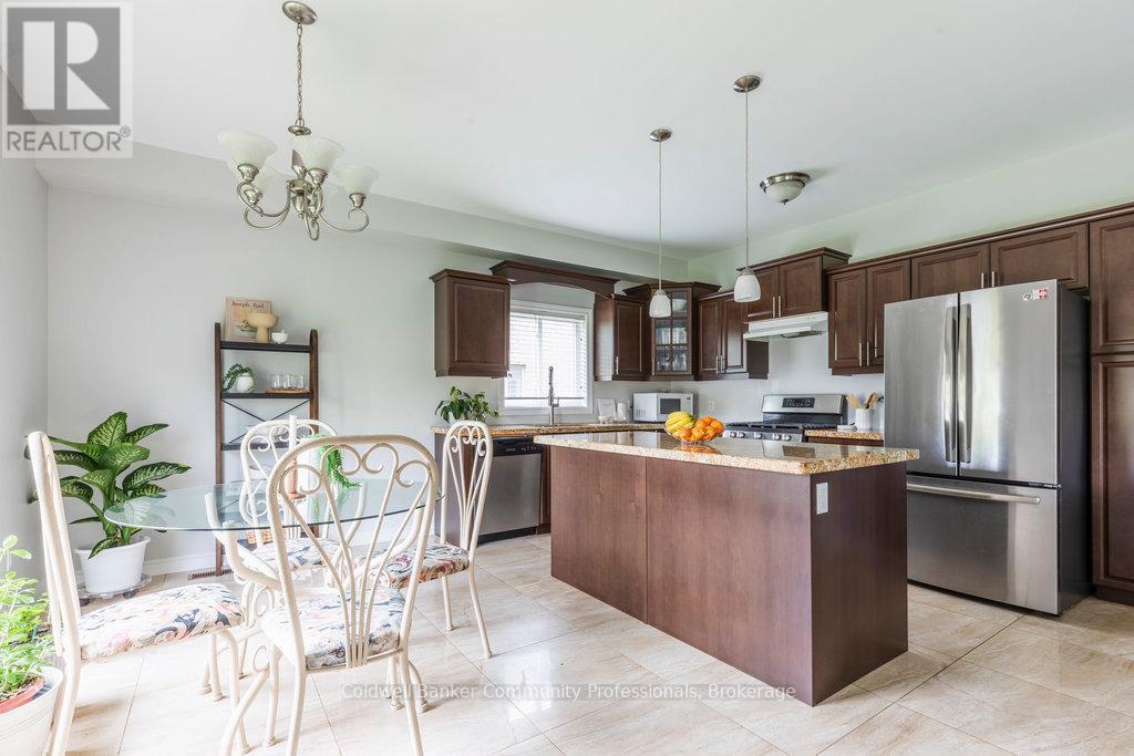 238 Fair Street, Hamilton (Meadowlands), Ontario  L9K 0B9 - Photo 13 - X12191592