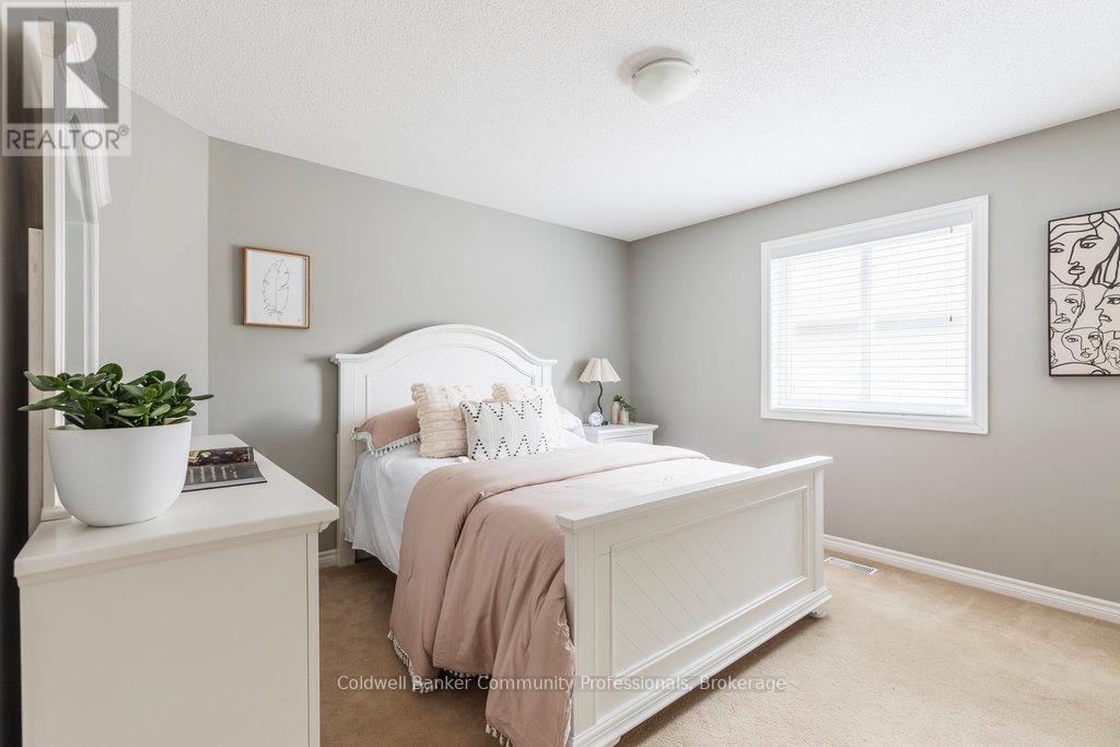 238 Fair Street, Hamilton (Meadowlands), Ontario  L9K 0B9 - Photo 27 - X12191592