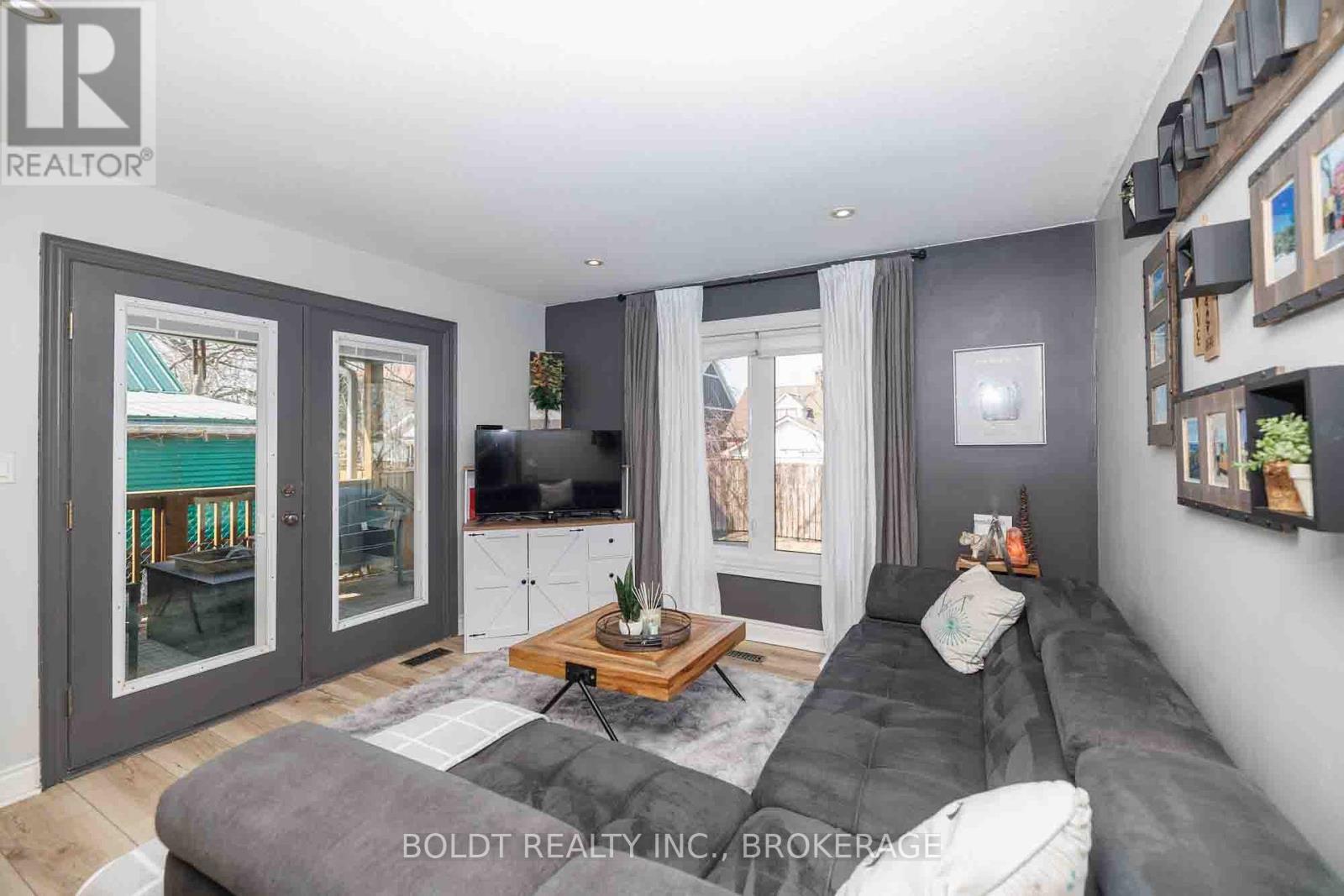 10 1/2 Metcalfe Street, Thorold (Thorold Downtown), Ontario  L2V 2Z5 - Photo 10 - X12191593