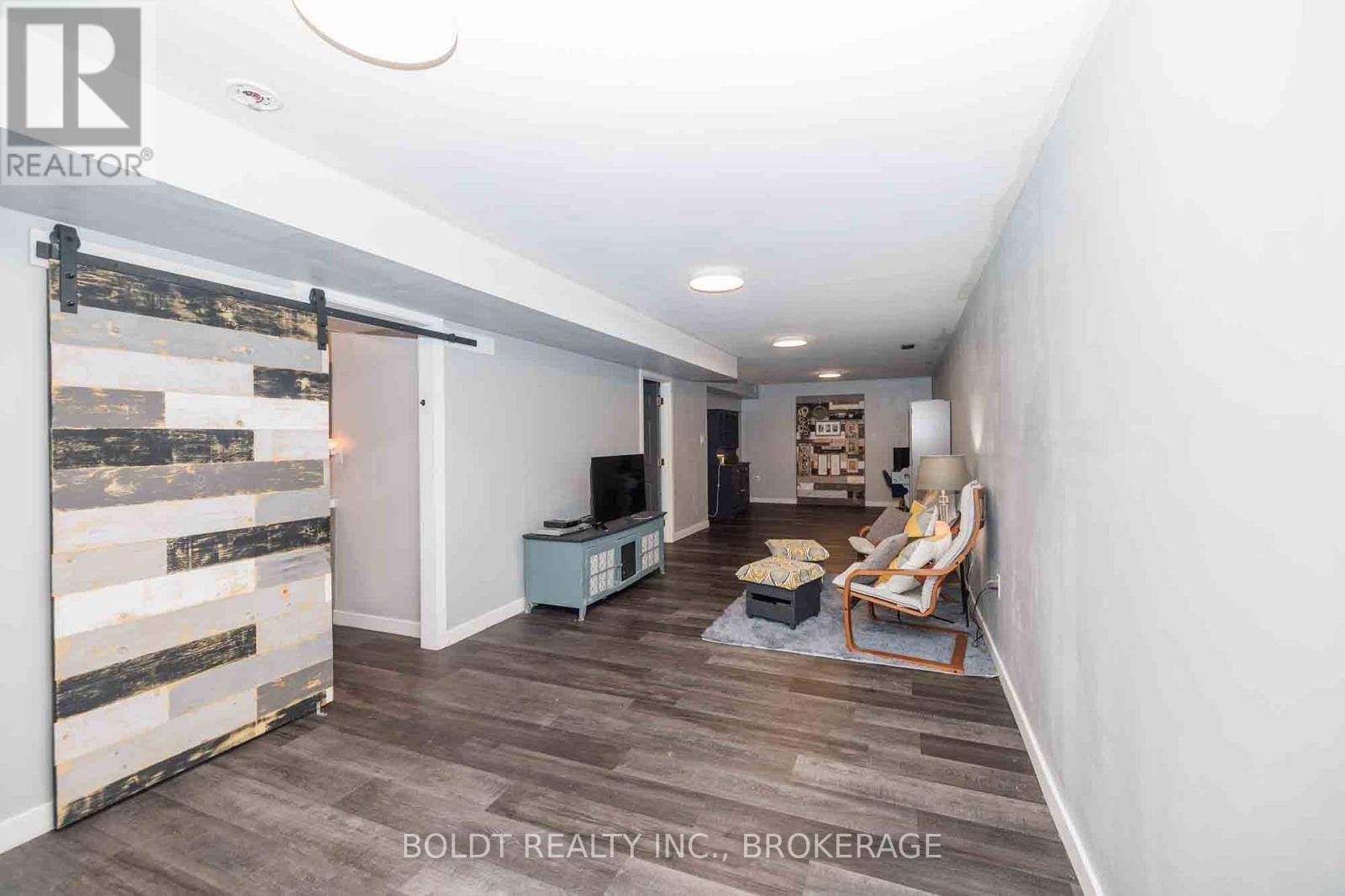 10 1/2 Metcalfe Street, Thorold (Thorold Downtown), Ontario  L2V 2Z5 - Photo 15 - X12191593