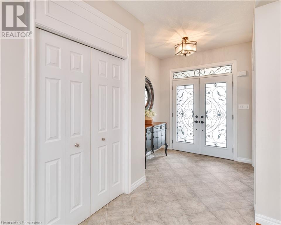 929 Manorbrook Court, Kitchener, Ontario  N2P 2Y2 - Photo 4 - 40733359