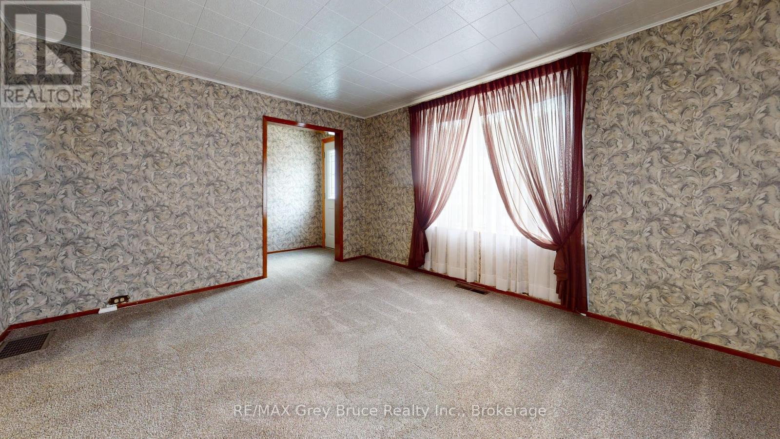 76 5th Street Se, Arran-Elderslie, Ontario  N0G 1L0 - Photo 4 - X12191469