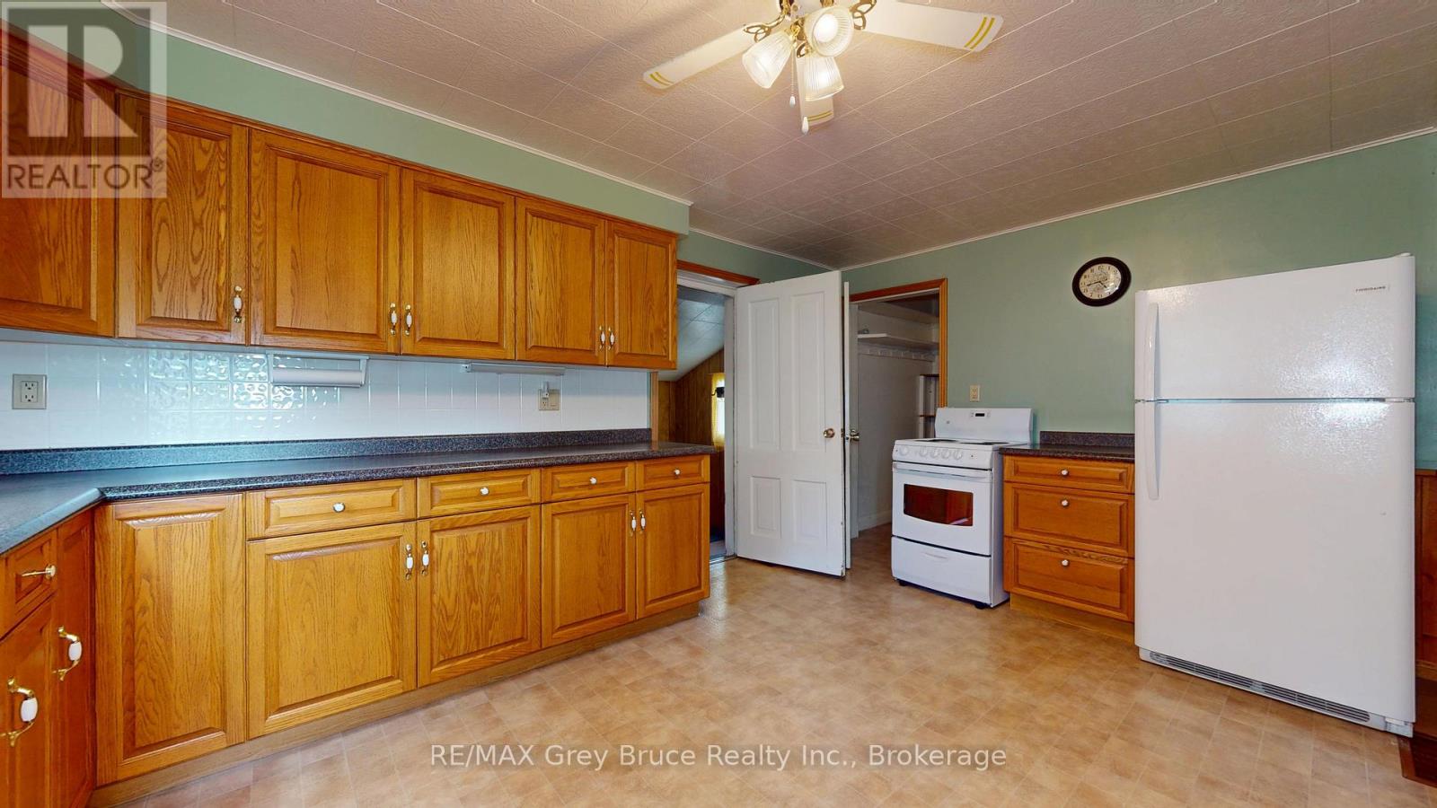76 5th Street Se, Arran-Elderslie, Ontario  N0G 1L0 - Photo 9 - X12191469