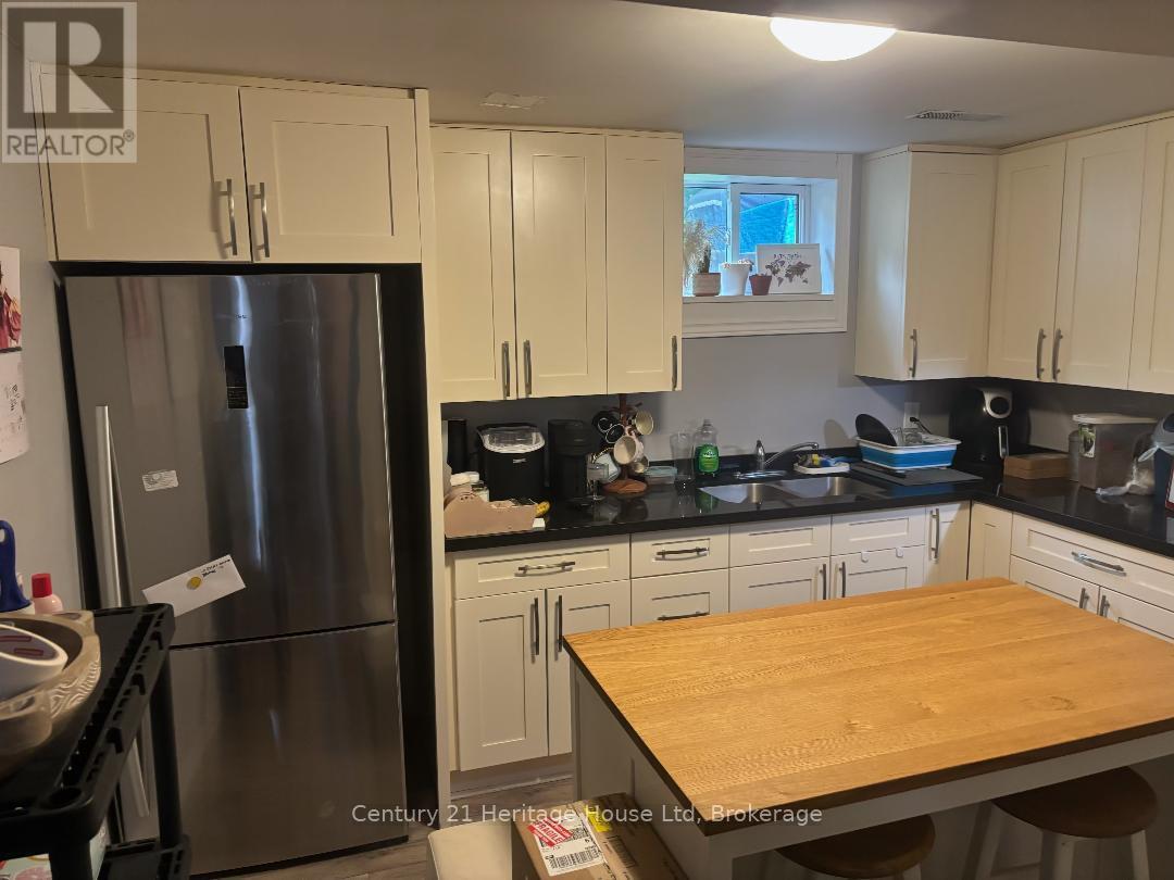 73 Rosewood Avenue, Guelph, Ontario  N1H 6A2 - Photo 3 - X12191484