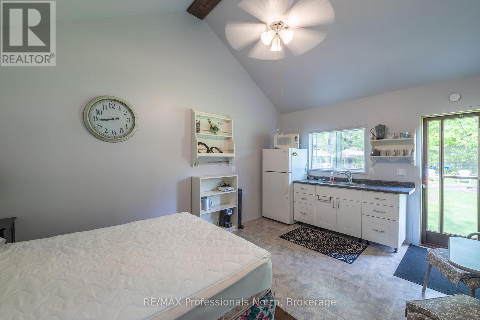24 Relax Avenue, Kawartha Lakes, Ontario  K0M 2L0 - Photo 27 - X12191518