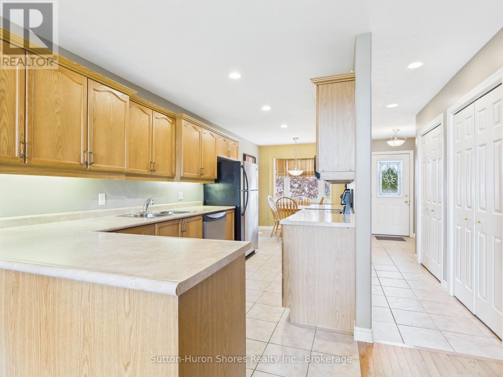 489 Andrew Street, Saugeen Shores, Ontario  N0H 2C1 - Photo 10 - X12191567