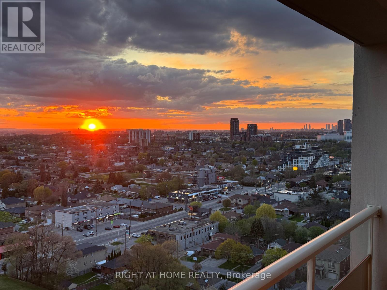 2101 - 360 Ridelle Avenue, Toronto, Ontario  M6B 1K1 - Photo 14 - W12132787