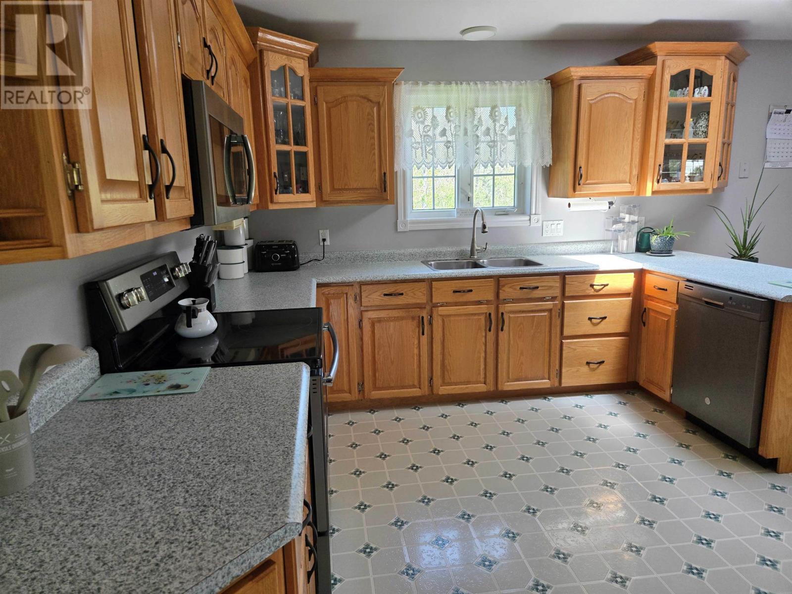 57 Ellis Avenue, O'leary, Prince Edward Island  C0B 1V0 - Photo 12 - 202513219
