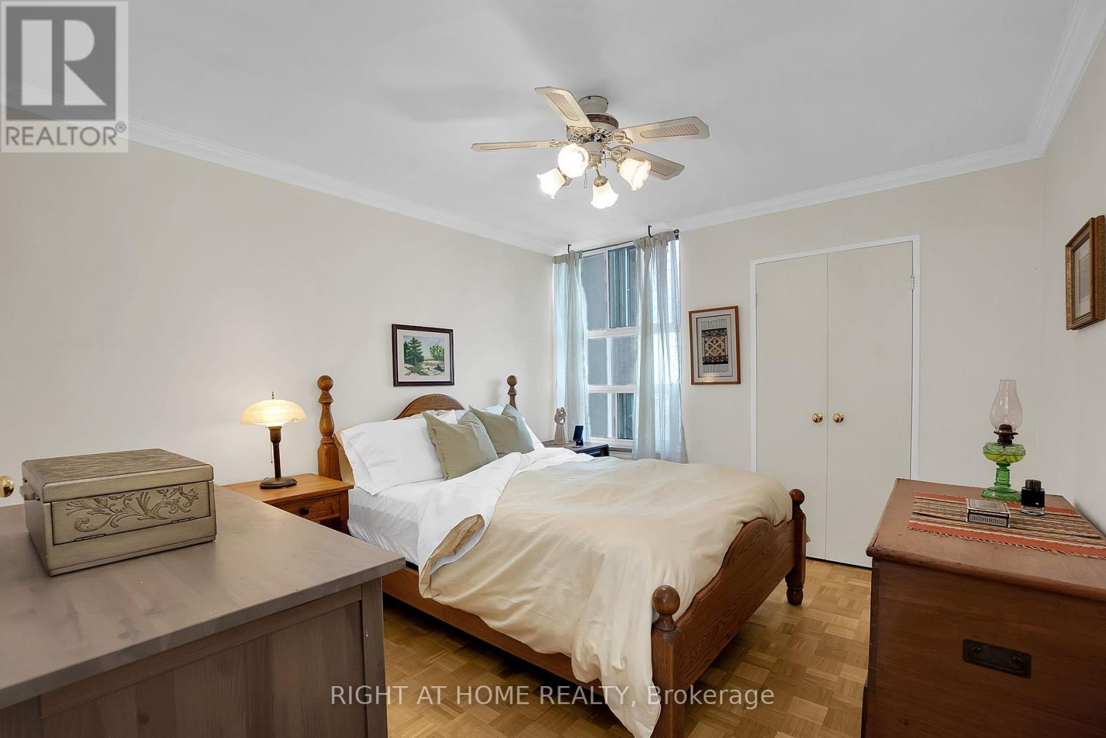 2101 - 360 Ridelle Avenue, Toronto, Ontario  M6B 1K1 - Photo 7 - W12132787