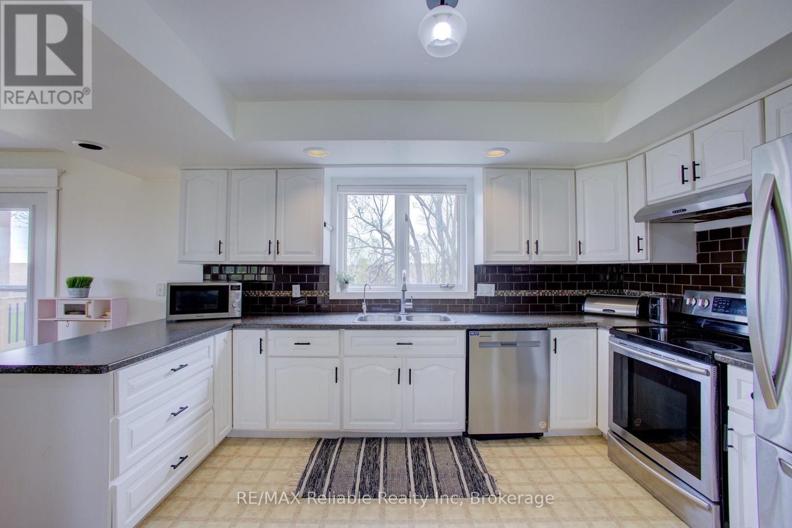 77260 Kinburn Line, Huron East, Ontario  N0K 1W0 - Photo 9 - X12127938