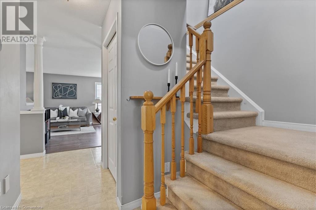 431 Wake Robin Crescent, Kitchener, Ontario  N2E 3L5 - Photo 5 - 40732843