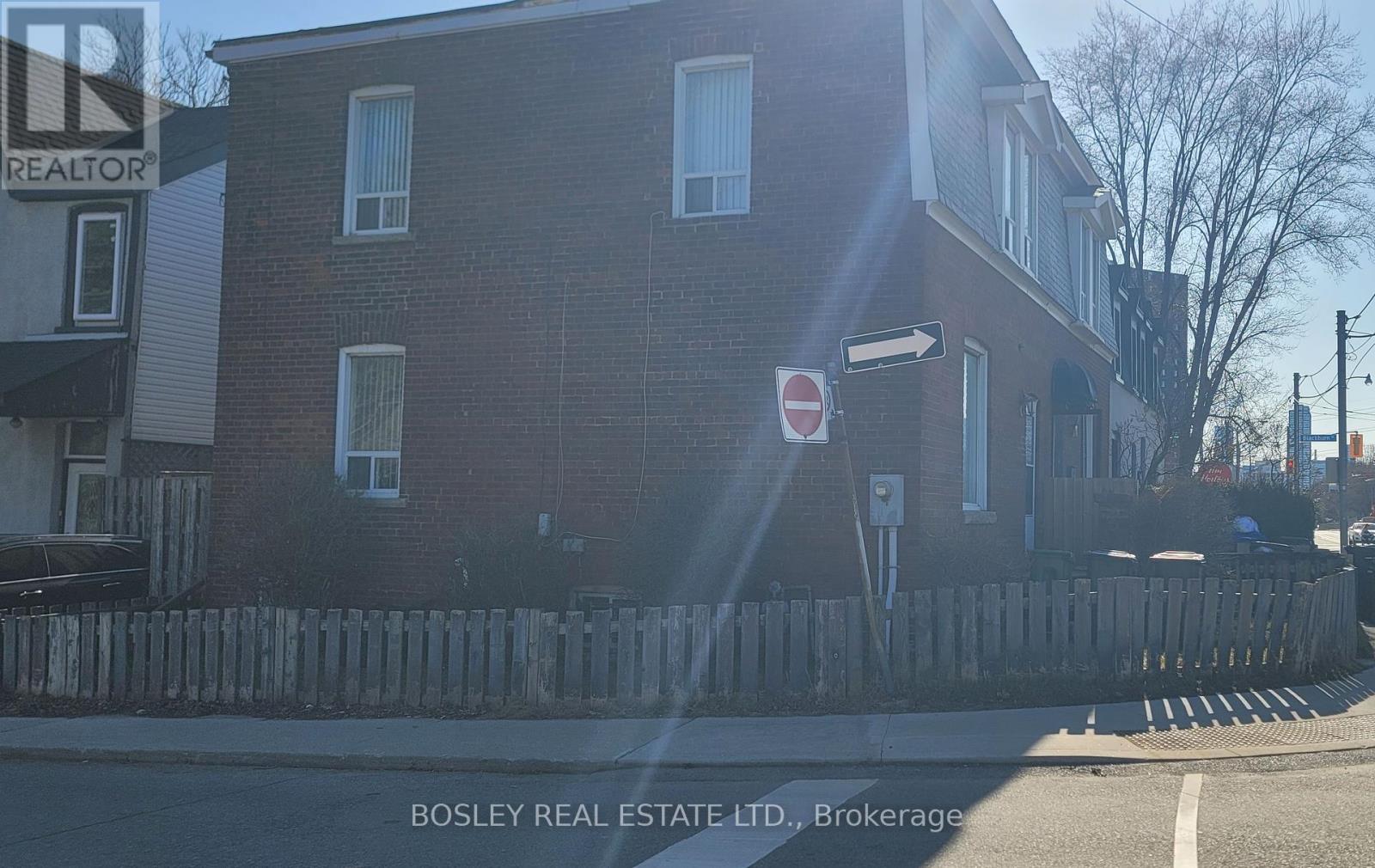 Property at 242 MUNRO STREET image 4
