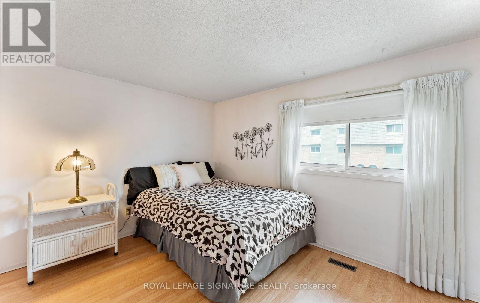 74 Dutch Myrtle Way, Toronto, Ontario  M3B 3K8 - Photo 21 - C12191406