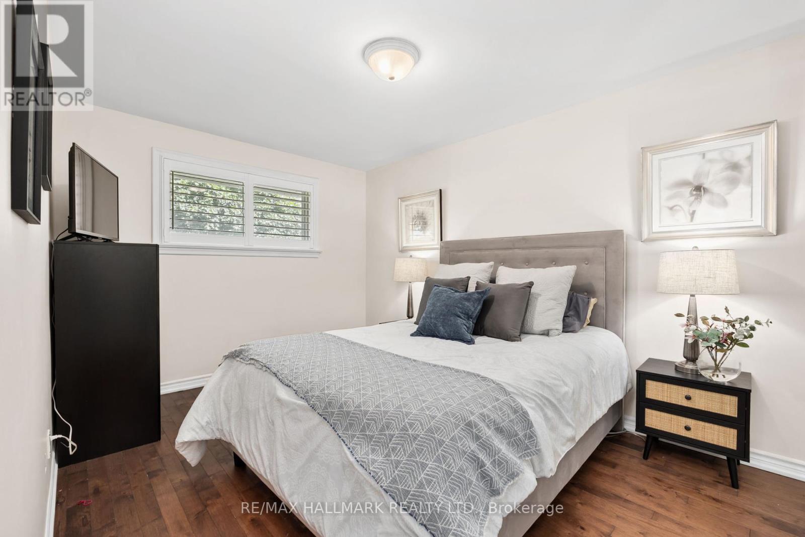 18 Daleside Crescent, Toronto, Ontario  M4A 2H6 - Photo 13 - C12191540