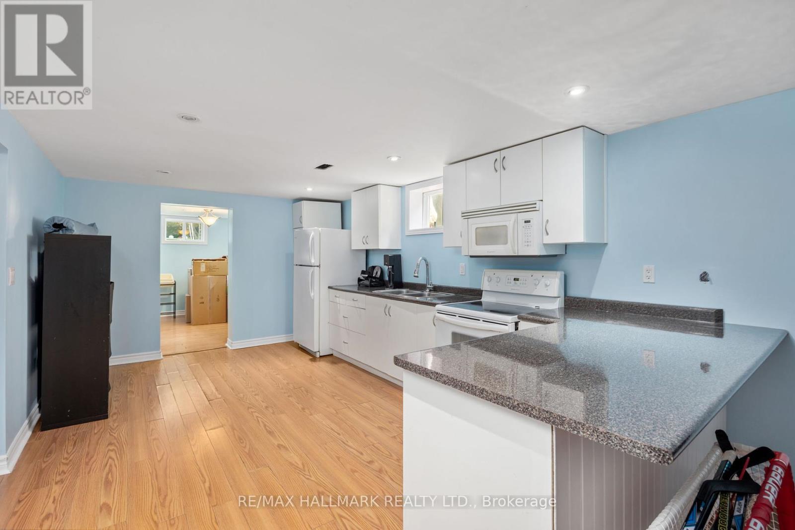 18 Daleside Crescent, Toronto, Ontario  M4A 2H6 - Photo 20 - C12191540