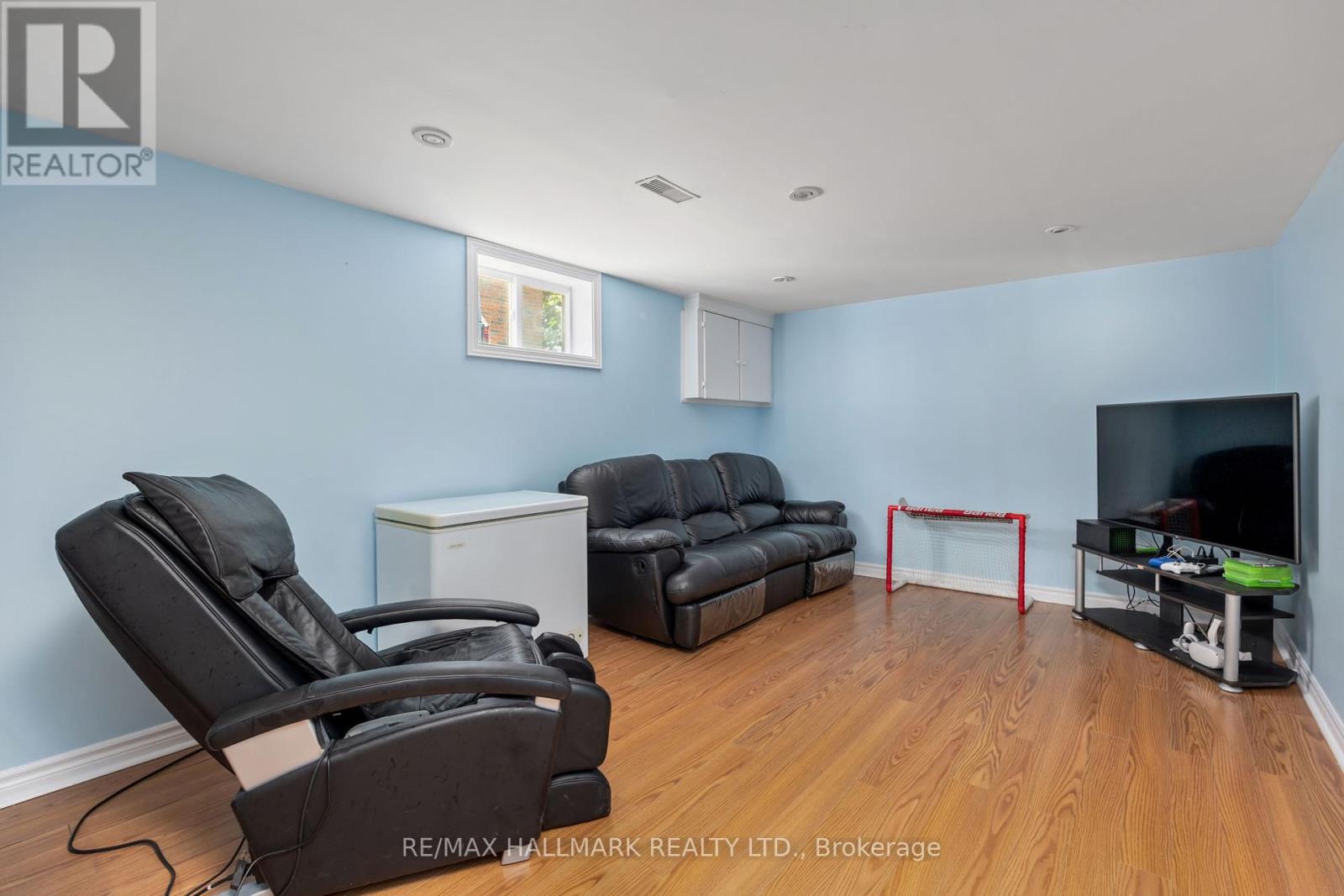 18 Daleside Crescent, Toronto, Ontario  M4A 2H6 - Photo 22 - C12191540