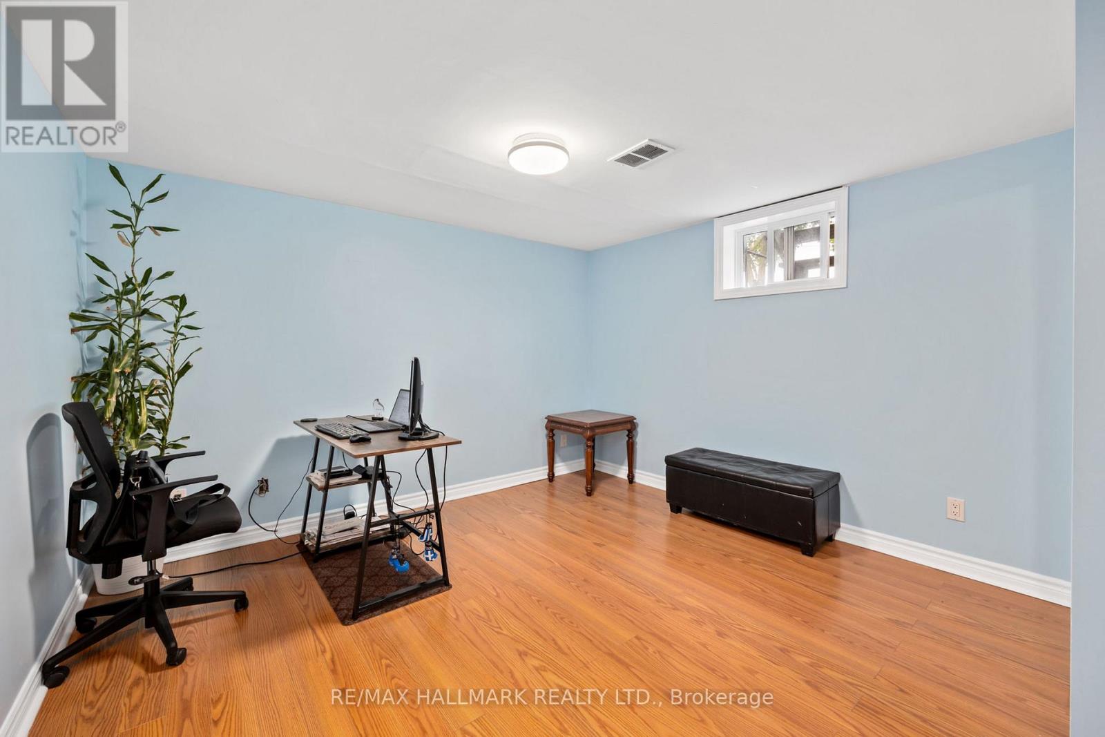 18 Daleside Crescent, Toronto, Ontario  M4A 2H6 - Photo 23 - C12191540