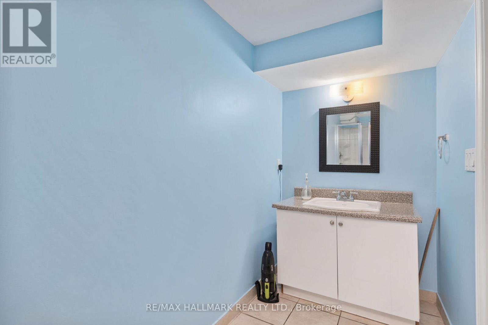 18 Daleside Crescent, Toronto, Ontario  M4A 2H6 - Photo 27 - C12191540