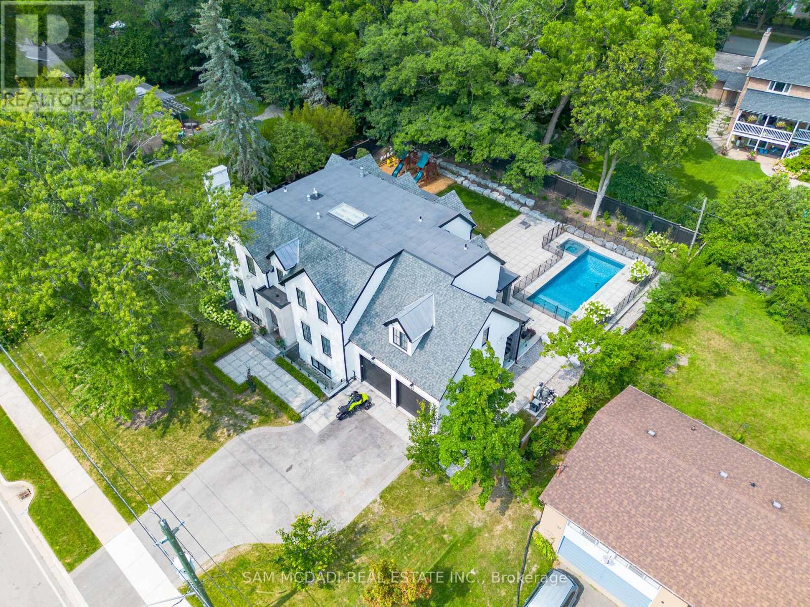231 Wedgewood Drive, Oakville (Mo Morrison), Ontario  L6J 4R6 - Photo 48 - W12189643