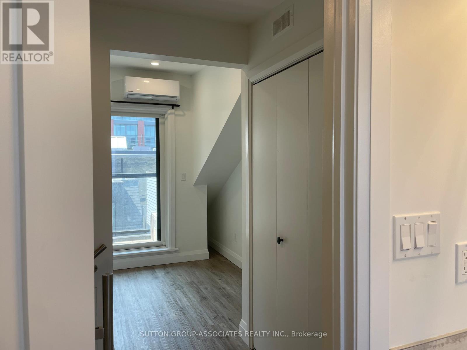 2 - 9 Whitaker Avenue, Toronto, Ontario  M6J 1A2 - Photo 8 - C12191638
