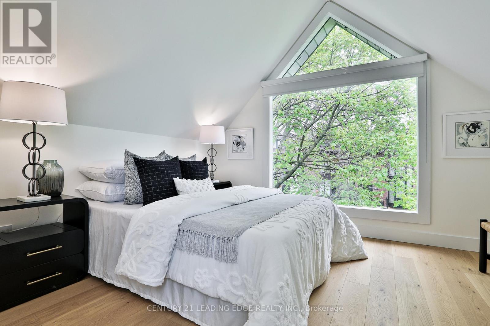29 Dingwall Avenue, Toronto, Ontario  M4K 1G9 - Photo 32 - E12191526