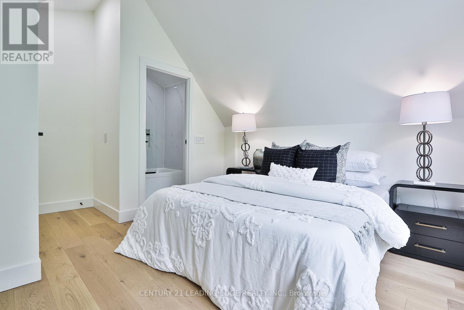29 Dingwall Avenue, Toronto, Ontario  M4K 1G9 - Photo 33 - E12191526