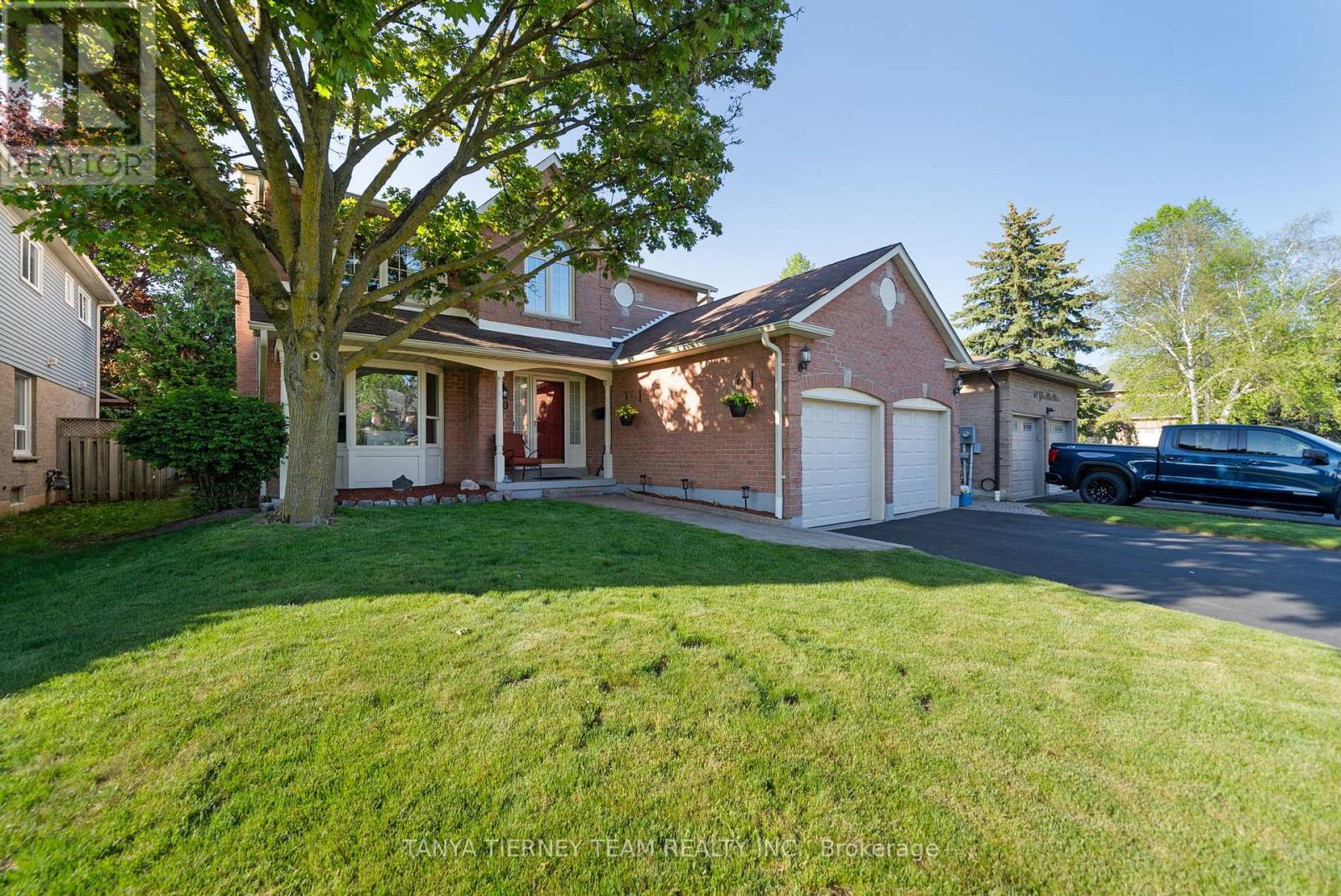 60 GLEN DHU DRIVE, Whitby, Ontario