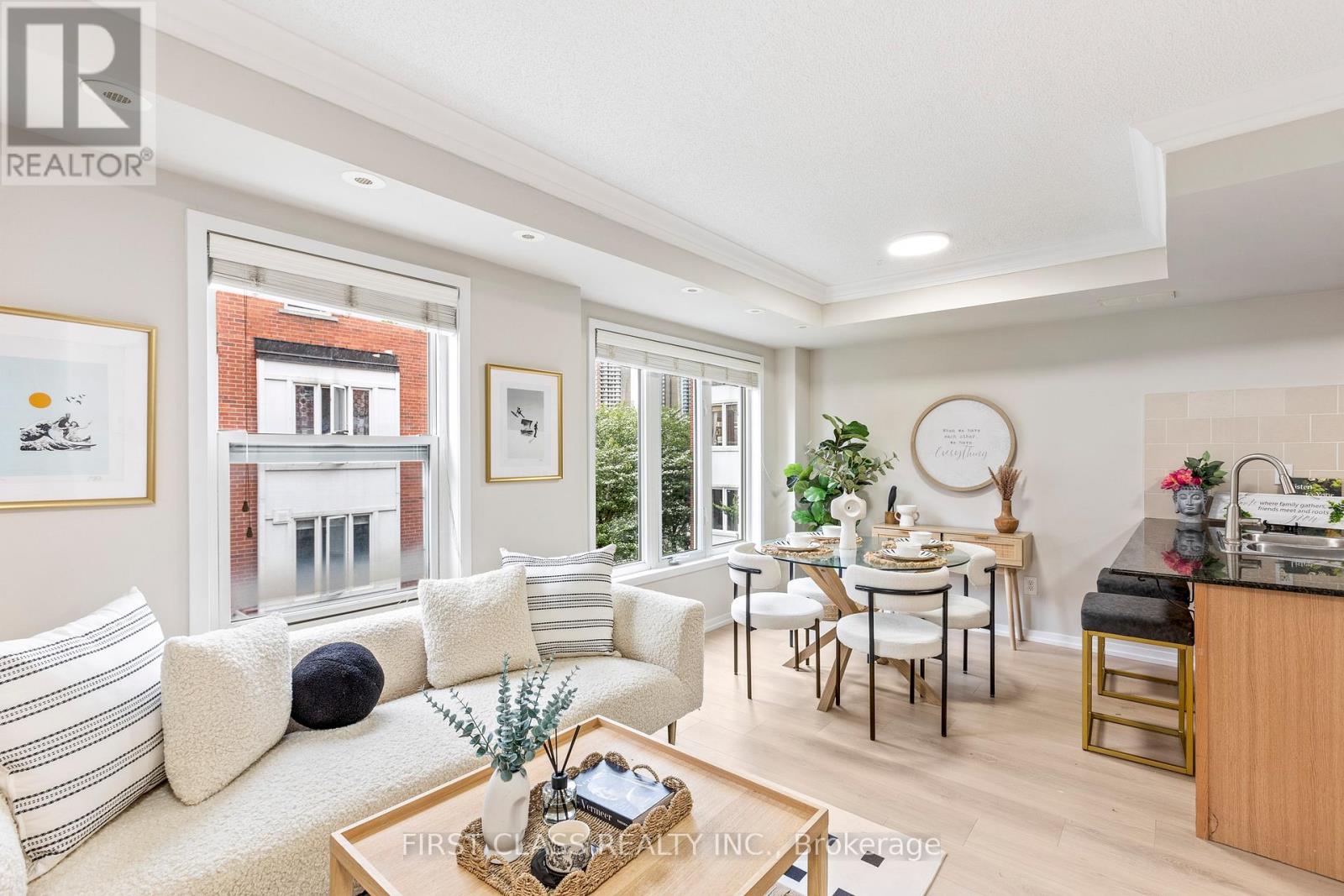 6 - 29 FRANCES LORING LANE, Toronto, Ontario