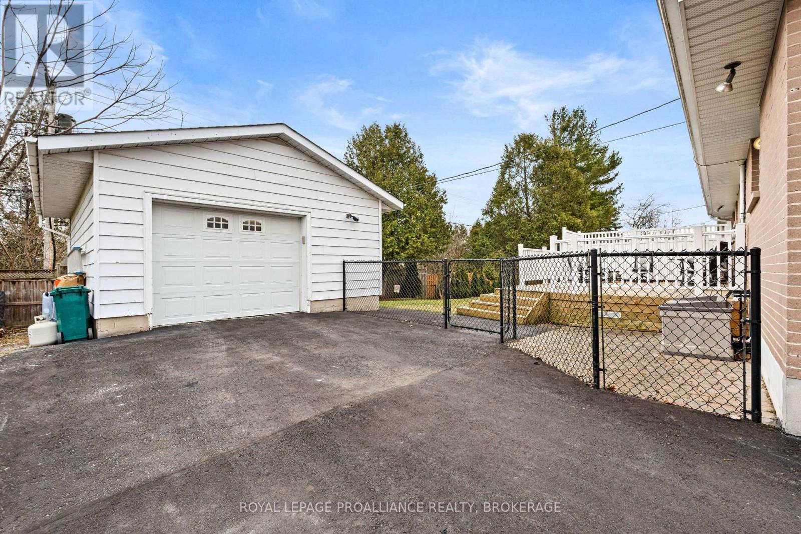 196 Camberley Crescent, Kingston (City Southwest), Ontario  K7M 4C4 - Photo 3 - X12191666