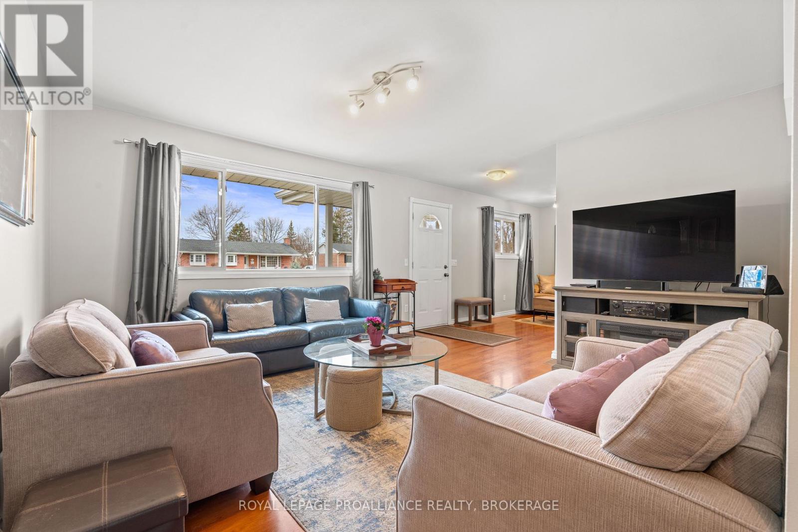 196 Camberley Crescent, Kingston (City Southwest), Ontario  K7M 4C4 - Photo 7 - X12191666