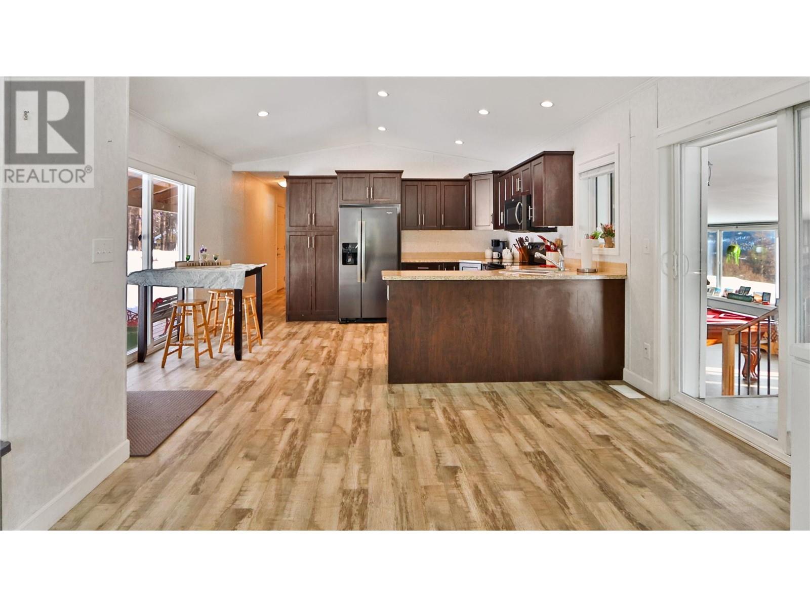 5630 Burton Road, Bridesville, British Columbia  V0H 1Y0 - Photo 15 - 10332873