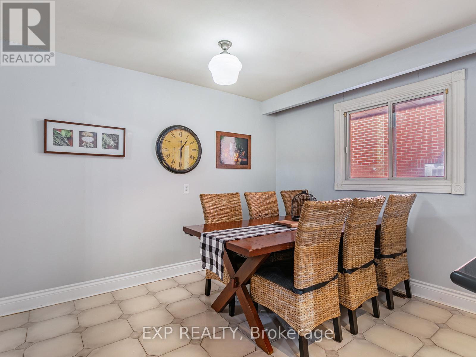 146 Weldrick Road W, Richmond Hill, Ontario  L4C 3V1 - Photo 4 - N12191456